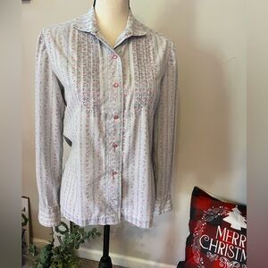 Handmade Woman’s Button down blouse is made very well is in gently used cond